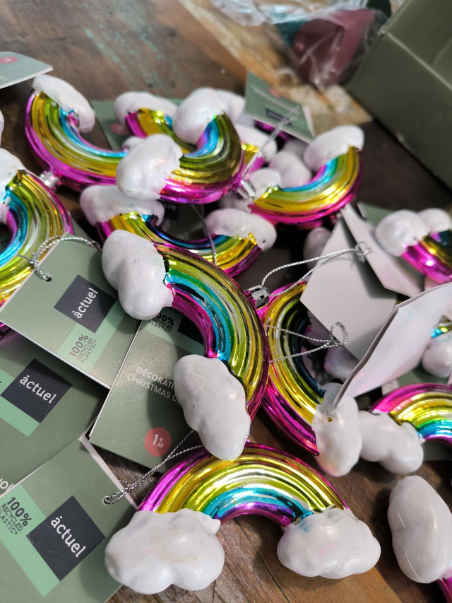 DÉCORATION SAPIN ARC EN CIEL 