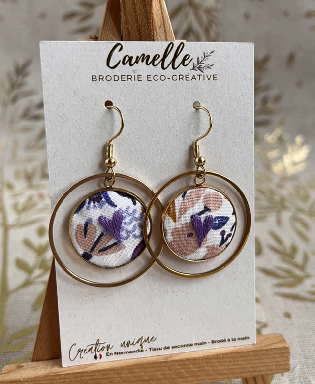 Boucles d’oreilles fleurie/violette