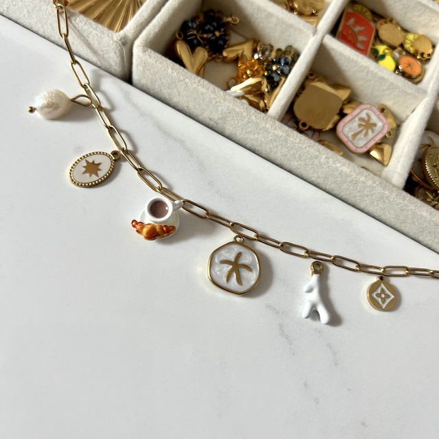 Collier thème blanc