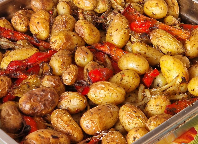 POMMES DE TERRE POIVRON AUX FOUR (jeudis, vendredis, samedis, dimanches)