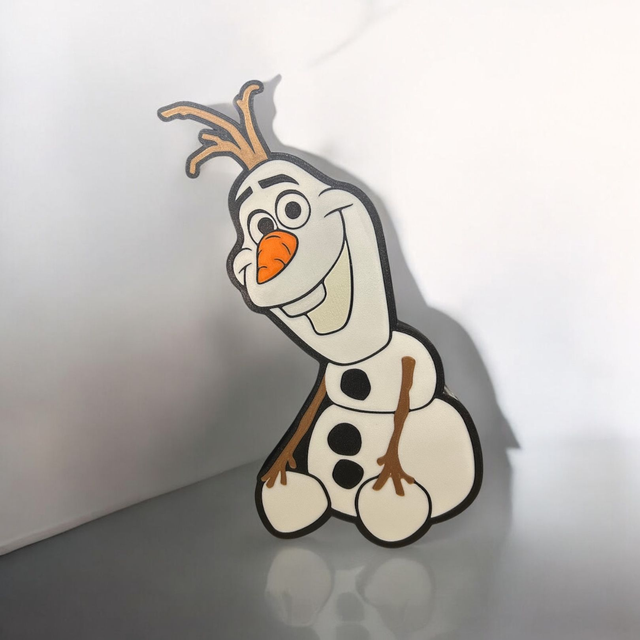 Lampe 3D Olaf LED - La magie de la Reine des Neiges illumine ton espace ! 