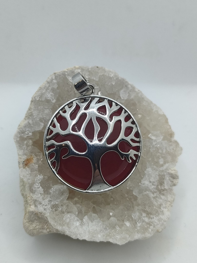 PENDENTIF EN JASPE ROUGE