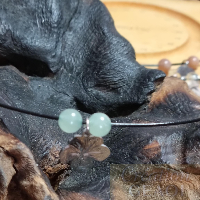 Collier hibiscus :Aventurine verte créer sur commande délai de 10 jours ouvrable
