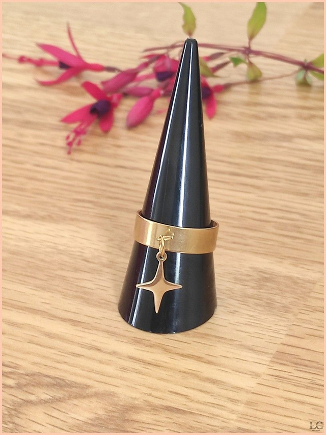 Bague réglable 6mm, acier inoxyable doré, avec breloque 