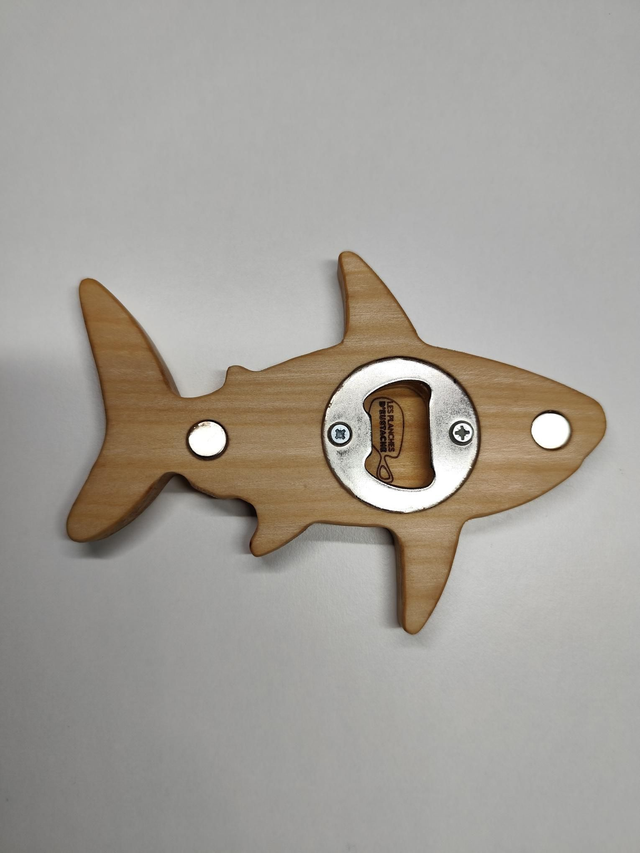 Décapsuleur requin 🦈 en merisier