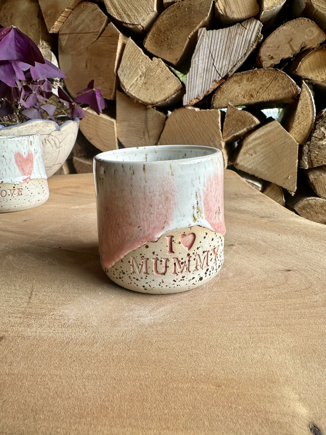💕 Handgemachter Keramikbecher  120 ml „I ❤️ MUMMY“ – das perfekte Geschenk für Mama
