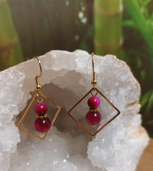 Boucles d’oreilles en œil de tigre teinté