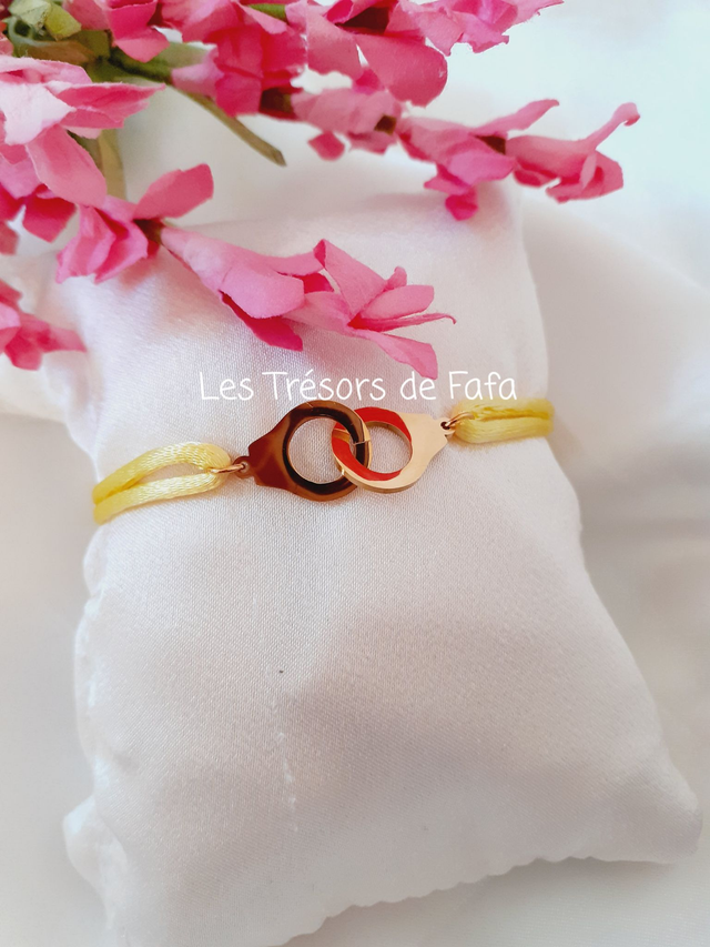 Bracelet menotte cordon jaune