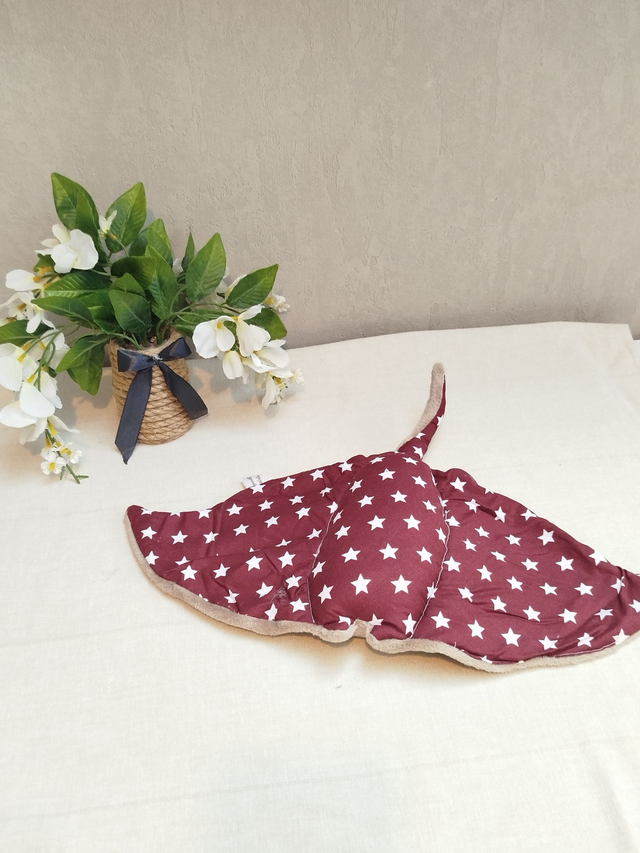Raie manta marron motif étoile