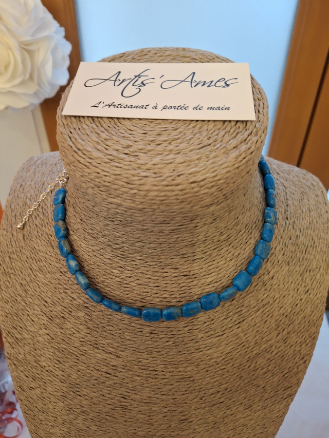 Collier de perles rectangle en turquoise