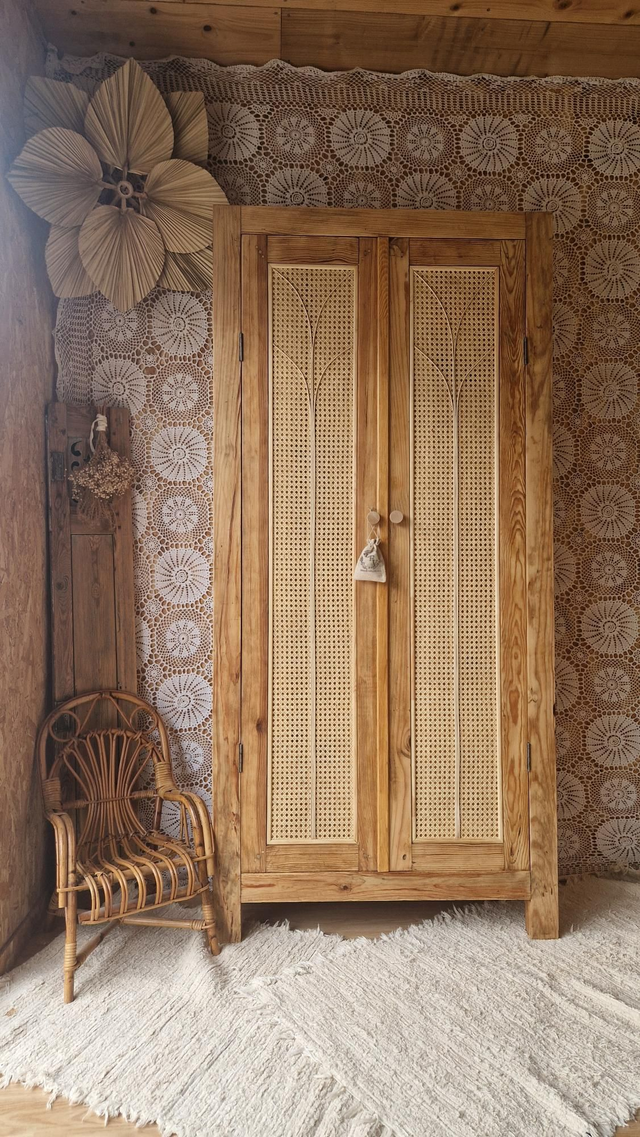 Armoirette parisienne 