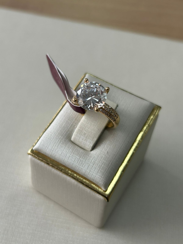 ANEL SOLITÁRIO PEDRA ZIRCÔNIA 6MM CRAVEJADO BANHADO EM OURO 18K TAM 15 E 13