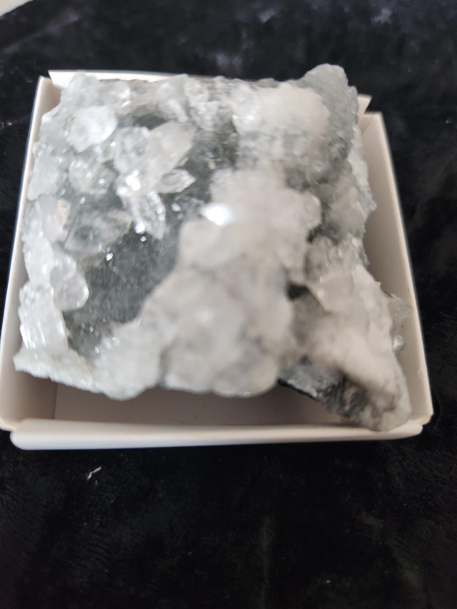 APOPHYLLITE CLUSTER