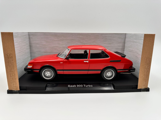 Saab 900 GL - skala - 1:18 diecast modell 