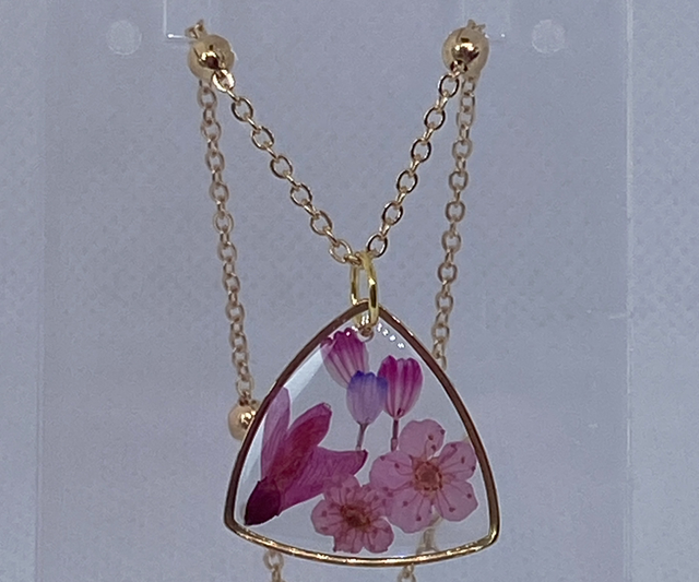 Gold necklace with real flowers 