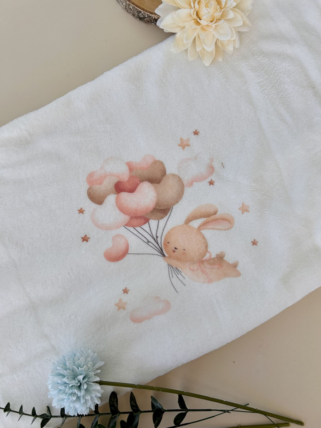 Couverture lapin et ballon