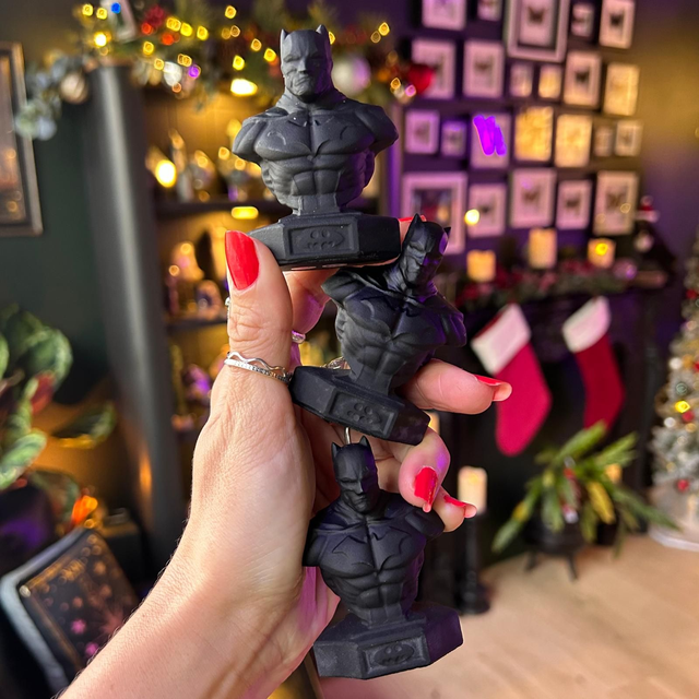 Batman Obsidian Carving R27X