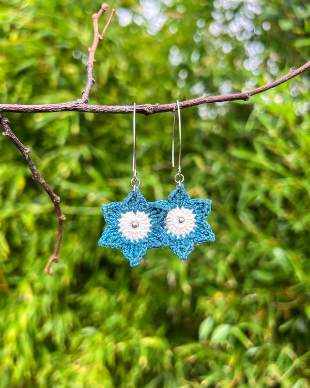 Boucles d’oreilles fleur Anémone ~ S ~ Création en micro-crochet
