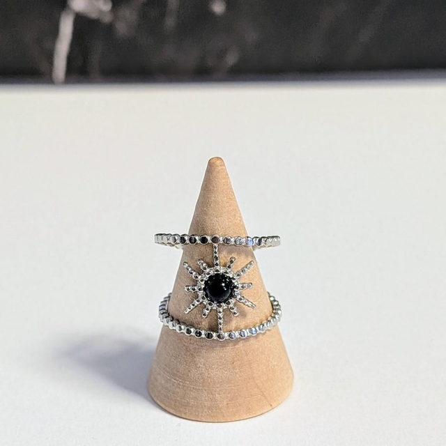 Bague soleil noir argenté 