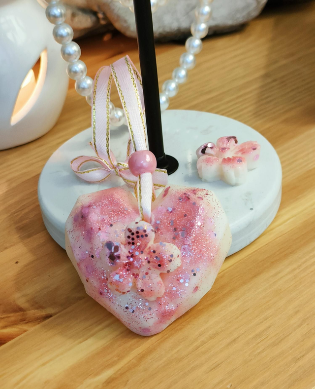 Suspension &quot;Bad Girl&quot;