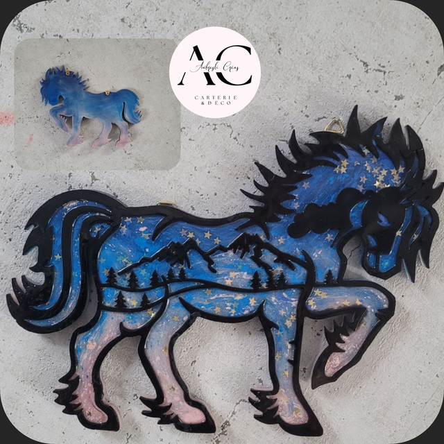 Décor en Résine Époxy "Cheval en Relief" – Soldes sur une Pièce Unique
