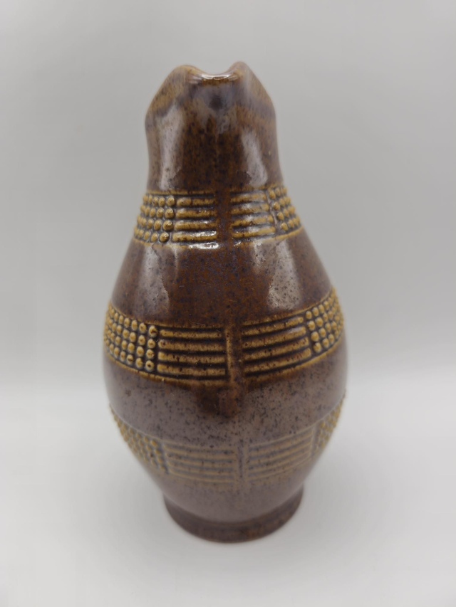 Pichet en grès ancien