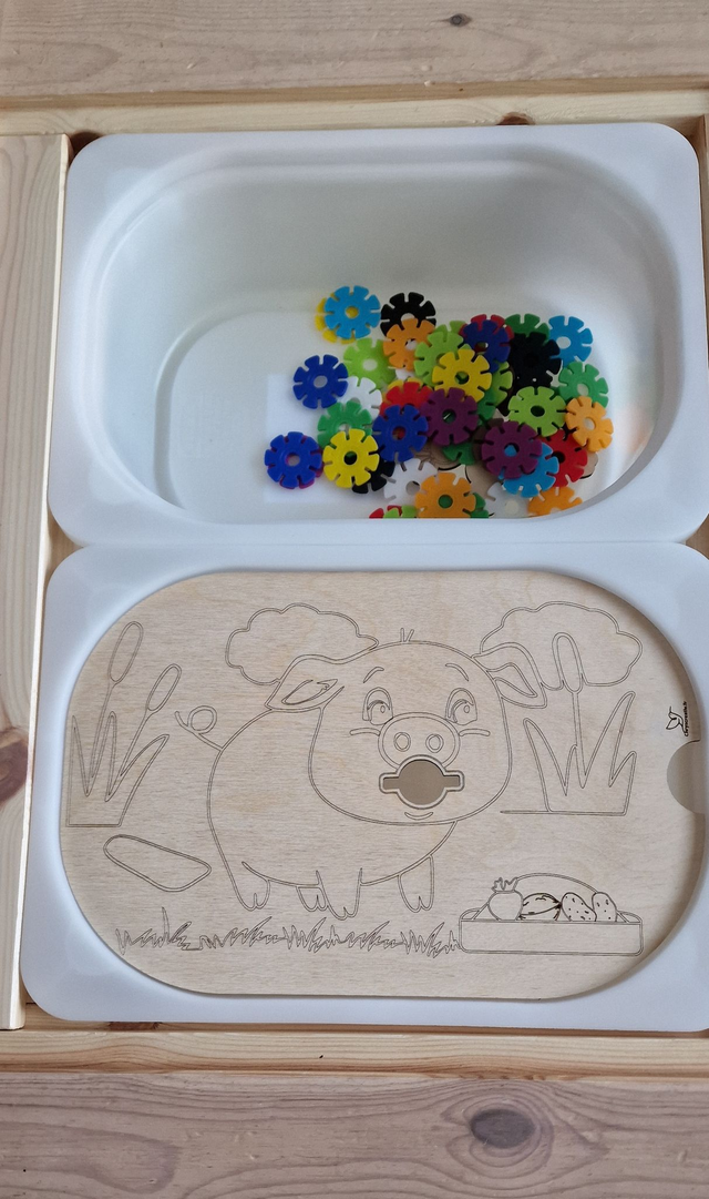 Le cochon avec ses 3 jetons inclus