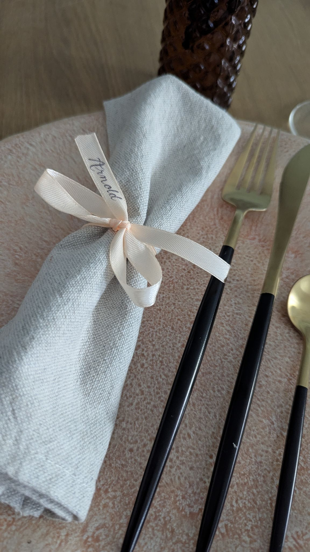 Marque-places calligraphiés ruban de satin