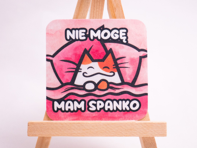 Naklejka MAM SPANKO wlepa ze śpiącym kotkiem