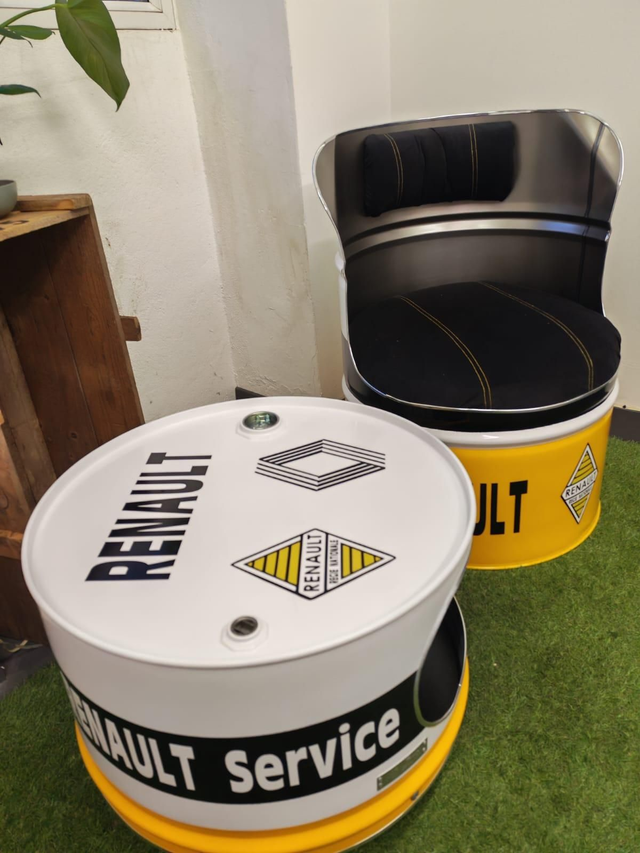 Fauteuil et table basse Renault service 