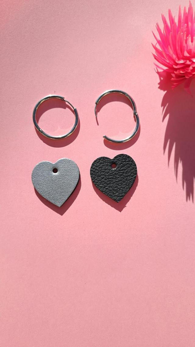 Boucles d'oreilles coeurs réversibles en matières végétales veganes 