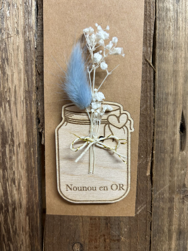 Magnet en bois "Nounou en OR” et fleurs séchées  