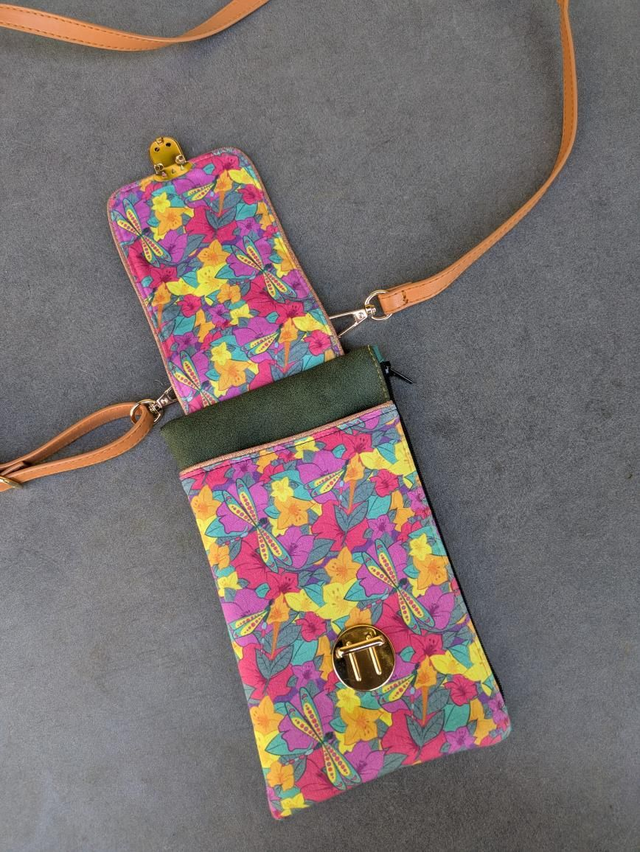 Pochette compacte Holly