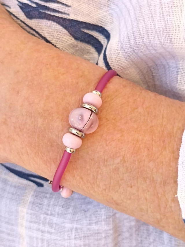 Bracelet rose en verre 
