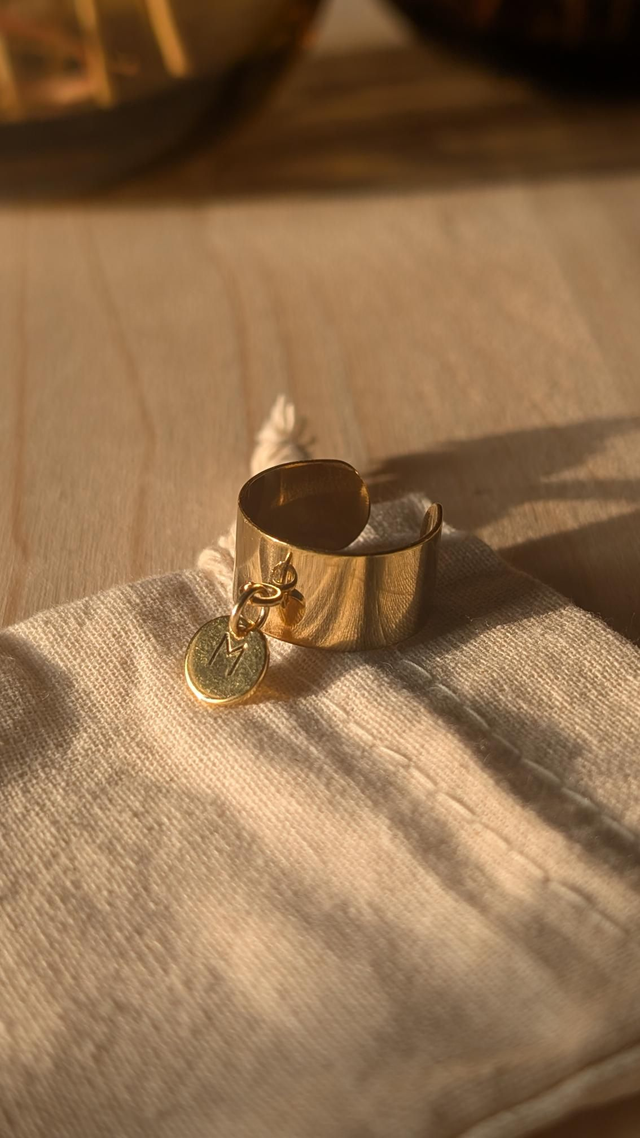 Bague breloque avec initiale 
