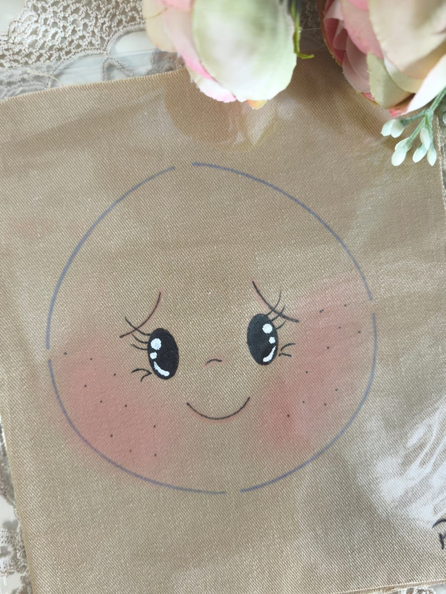 Rosto de boneca grande