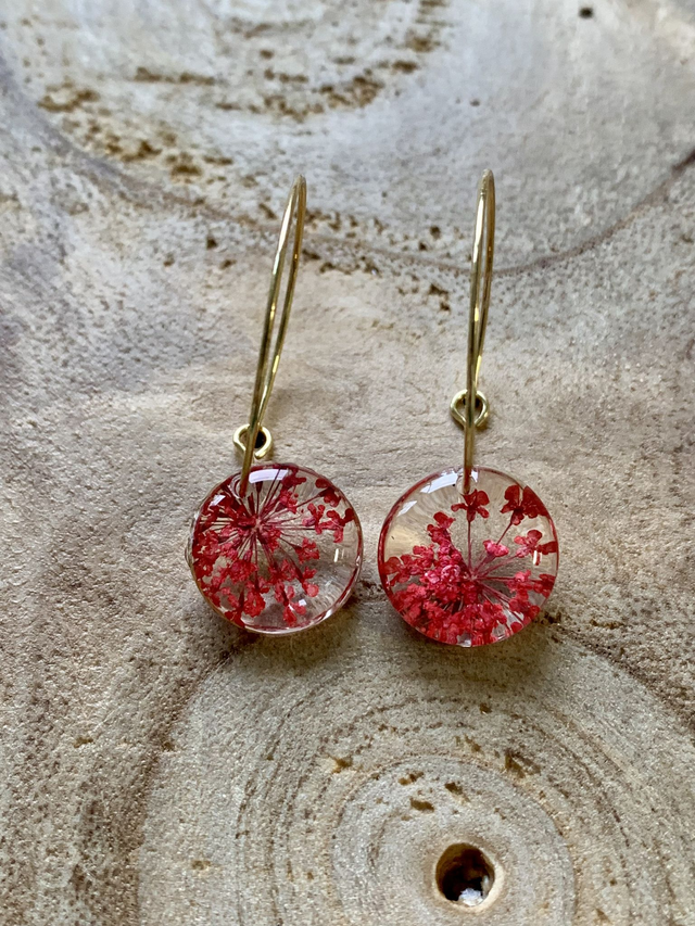 Rouges : boucles d&#039;oreilles créoles (dorées)