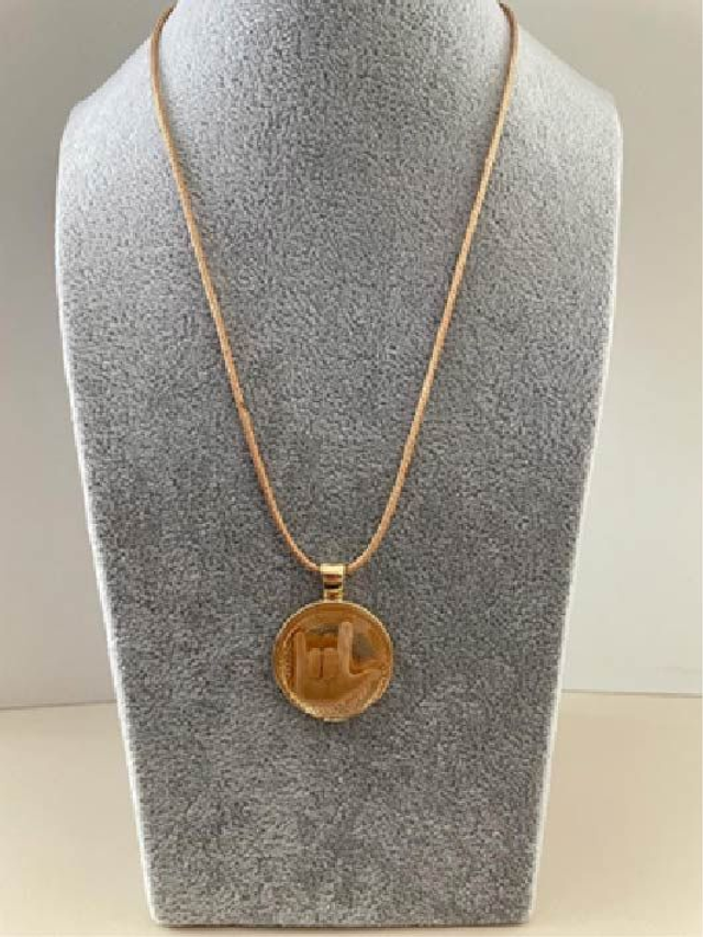 Halskette mit Anhänger „ILY“-Handform, Roségold 