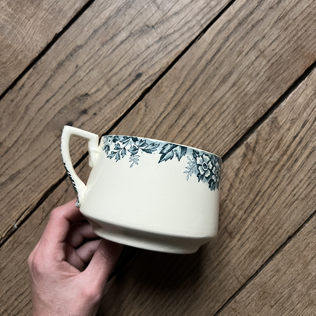 Grande tasse en terre de fer Moulin des Loups decor Marie-Louise