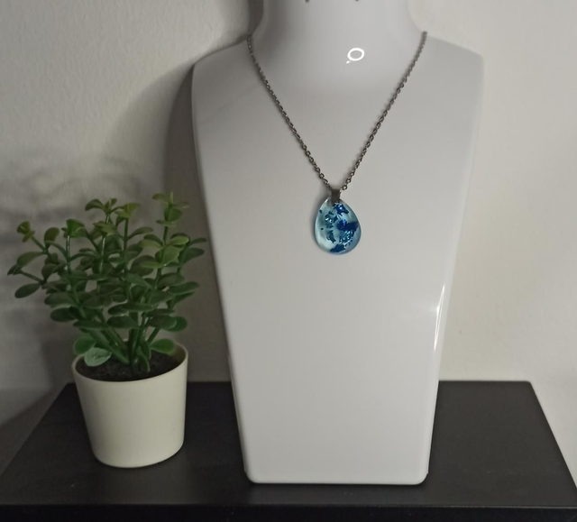 Pendentif éclat de bleu CO024