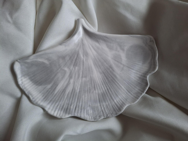 Gingko Dekotablett grau weiß marmoriert