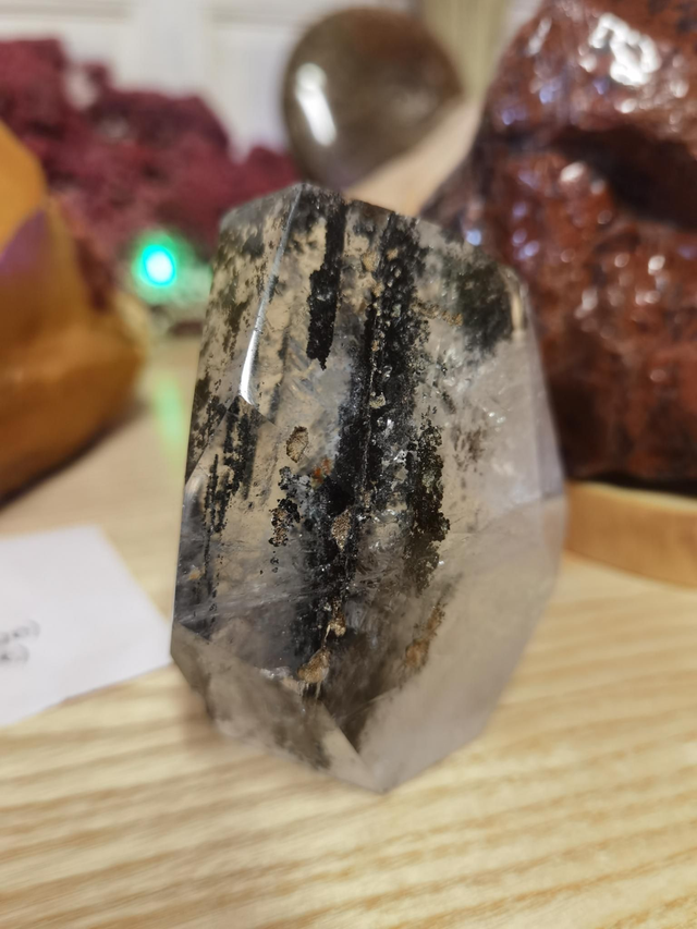 Cristal de roche arc en ciel et chlorite