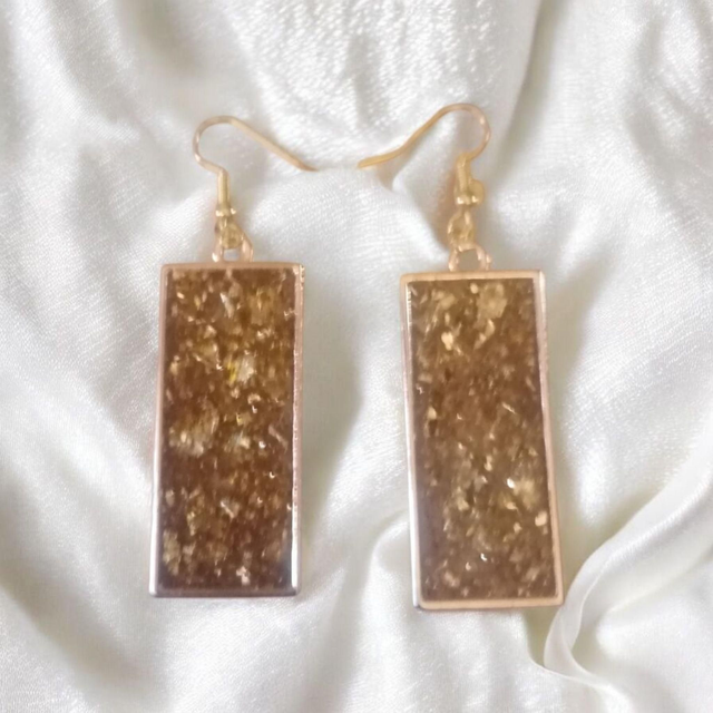 Boucles d'oreilles artisanales en résine uv, hypoallergénique fait main en France 
