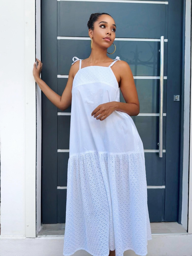 Robe longue blanche broderie anglaise et coton