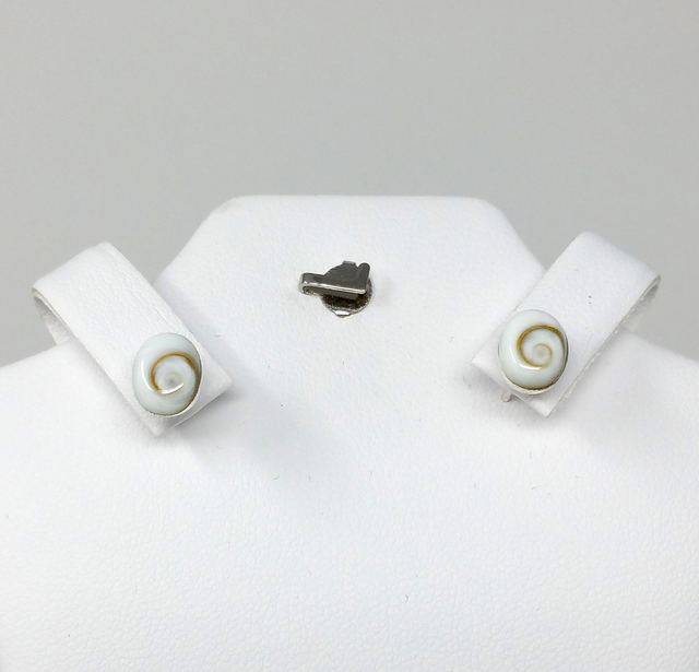 PAIRE DE BOUCLES D'OREILLES OEIL DE STE LUCIE PUCE OVALE DE 7MM BOS067