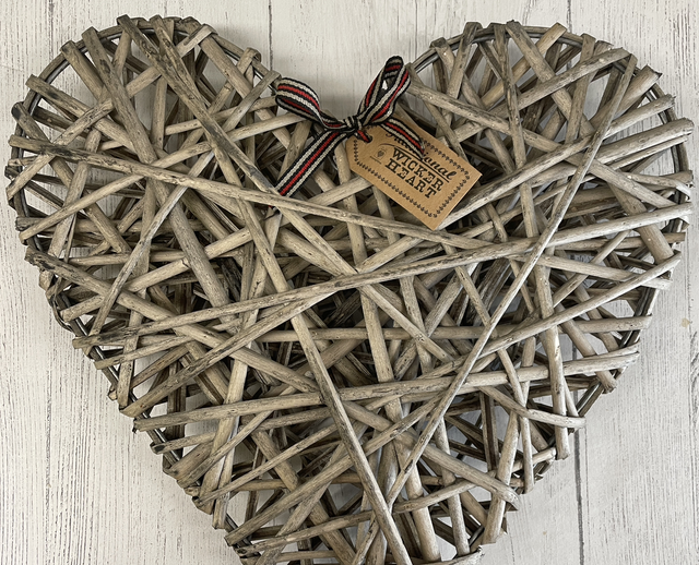 Traditional Wicker Heart - Large