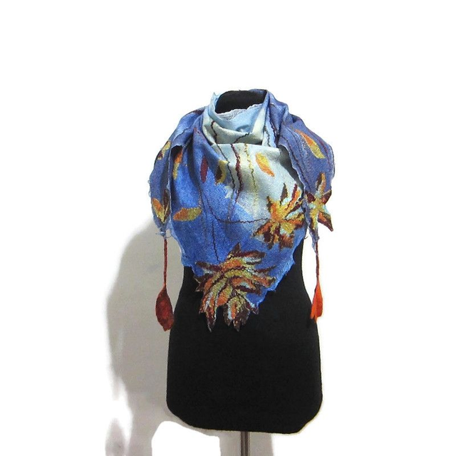 Scialle lana merino seta feltro fatto a mano bactus infeltrimento blu