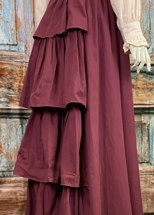 Bustle skirt burgundy 