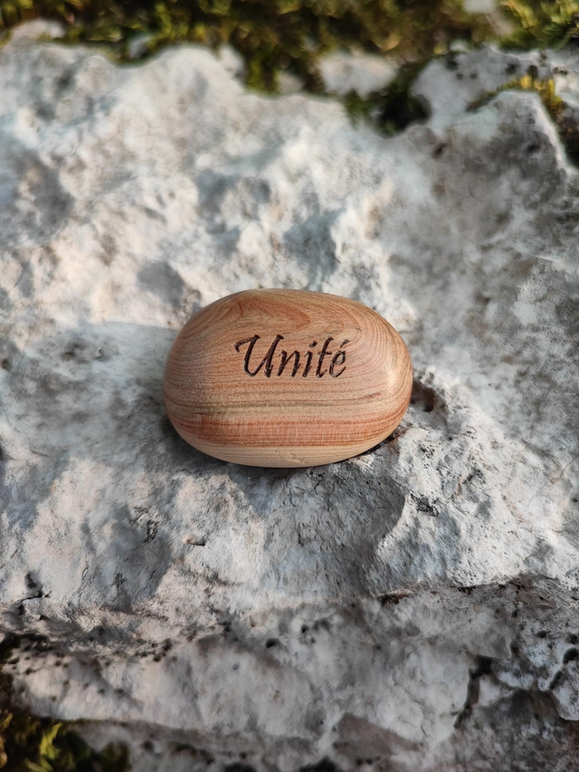 Caillou en Bois de Genévrier Cade "Unité"