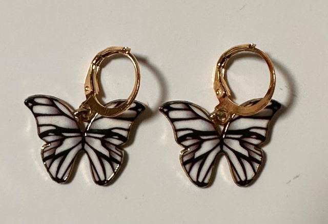 Black/White Short Dangling-BWS4567